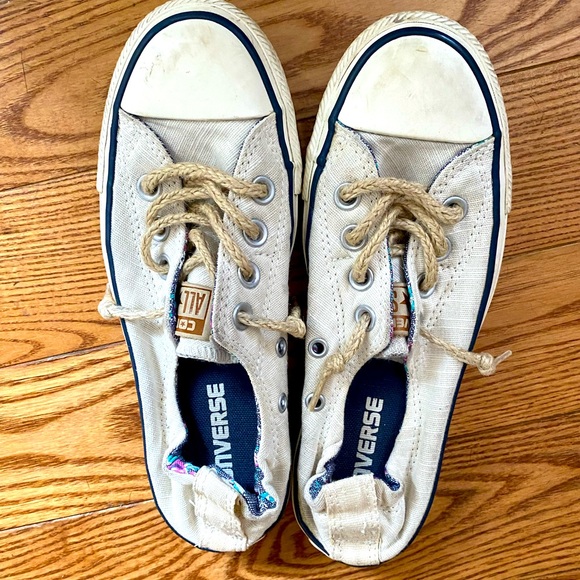 Cute converse ladies size 5 - Picture 1 of 2